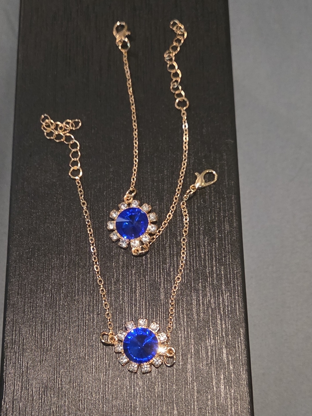 2pcs Gold-Tone  Bracelet with Royal Blue Crystal Flower Pendant - Women Jewelry